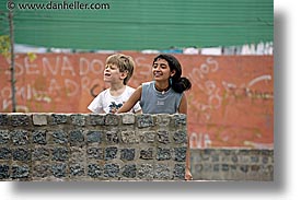 images/LatinAmerica/Argentina/BuenosAires/LaBoca/People/Kids/kids-playing.jpg