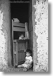 images/LatinAmerica/Argentina/BuenosAires/LaBoca/People/Kids/two-boys-door.jpg