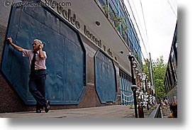 images/LatinAmerica/Argentina/BuenosAires/LaBoca/People/cellphone-guy.jpg