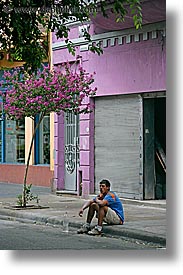 images/LatinAmerica/Argentina/BuenosAires/LaBoca/People/sidewalk-sitter.jpg