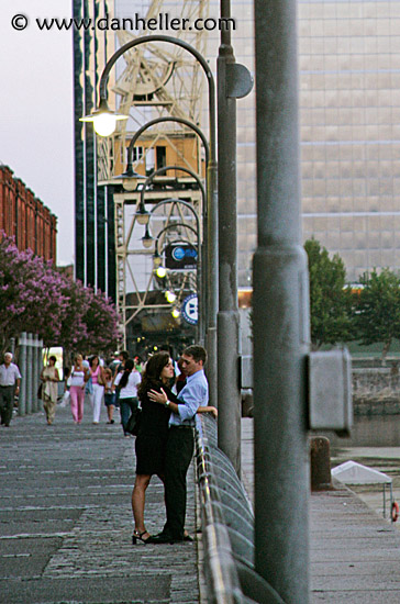 puerto-madero-couple-3.jpg