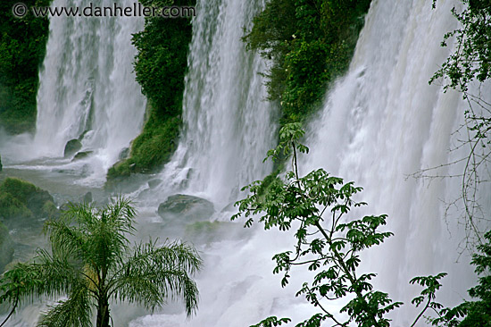 iguazu-close-up-1.jpg