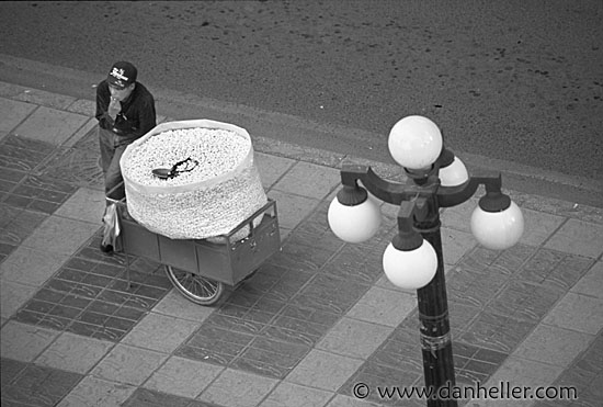 popcorn-vendor-2.jpg