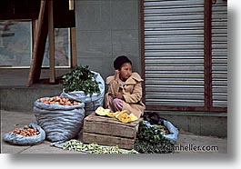 images/LatinAmerica/Bolivia/LaPaz/People/veggie-vendor.jpg