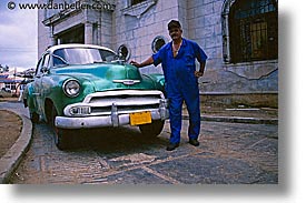 images/LatinAmerica/Cuba/Cars/green-3.jpg