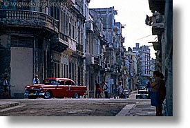 images/LatinAmerica/Cuba/Cars/havana-cruising.jpg
