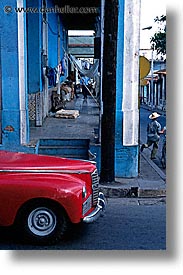 images/LatinAmerica/Cuba/Cars/red-grille-1.jpg