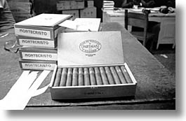 images/LatinAmerica/Cuba/Cigars/montecristo-a.jpg