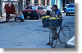 images/LatinAmerica/Cuba/CityScenes/flower-vendor.jpg