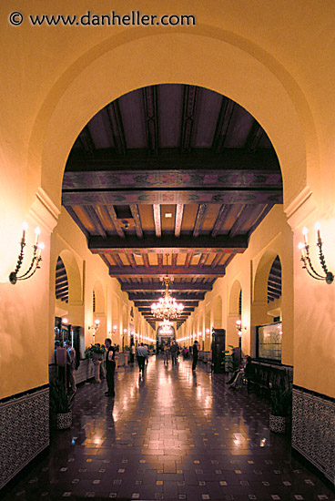 hotel-nacionale-hall.jpg