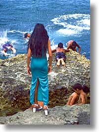 images/LatinAmerica/Cuba/Malecon/beach-attire.jpg