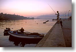 images/LatinAmerica/Cuba/Malecon/fisherman-b.jpg