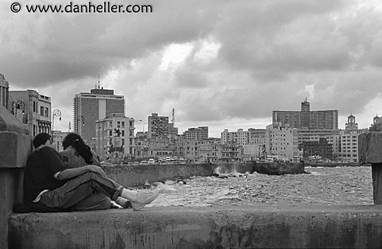 malecon-couple-bw.jpg