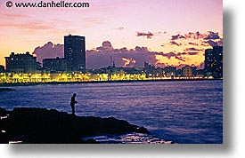 images/LatinAmerica/Cuba/Malecon/malecon-fishing-sunset-1.jpg