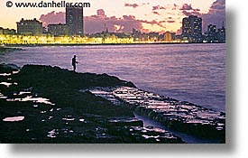 images/LatinAmerica/Cuba/Malecon/malecon-fishing-sunset-2.jpg