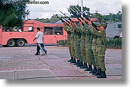 images/LatinAmerica/Cuba/Parade/military.jpg
