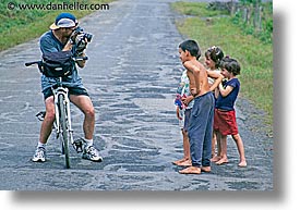 images/LatinAmerica/Cuba/People/DanJill/dan-n-camera-2.jpg
