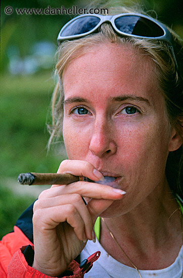 jill-smoking-2.jpg