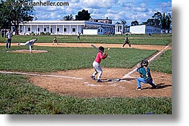 images/LatinAmerica/Cuba/People/Kids/baseball-kids-7.jpg