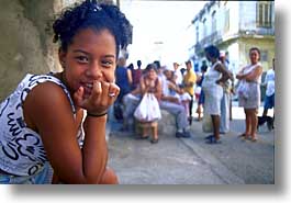 images/LatinAmerica/Cuba/People/Kids/sittin-round-b.jpg