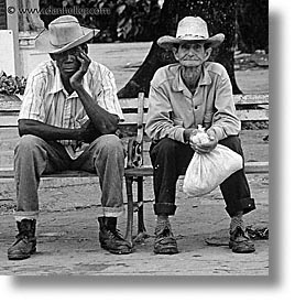 images/LatinAmerica/Cuba/People/Men/benched-bw.jpg