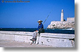 images/LatinAmerica/Cuba/People/Men/fisherman-lt-hs.jpg