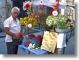 images/LatinAmerica/Cuba/People/Men/flower-vendor.jpg