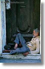 images/LatinAmerica/Cuba/People/Men/homeless-man-3.jpg