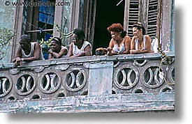images/LatinAmerica/Cuba/People/Women/balcony-people-5.jpg