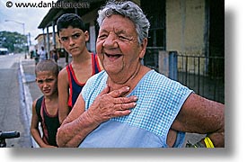 images/LatinAmerica/Cuba/People/Women/proud-mom.jpg