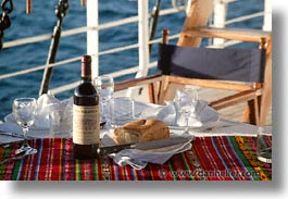images/LatinAmerica/Ecuador/Galapagos/Boats/Sagitta/Food/wine-30.jpg