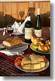 images/LatinAmerica/Ecuador/Galapagos/Boats/Sagitta/Food/wine-cheese-bread-fruit-2.jpg
