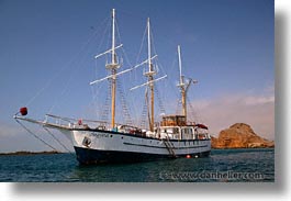 images/LatinAmerica/Ecuador/Galapagos/Boats/Sagitta/SailsDown/sagitta-afloat-01.jpg