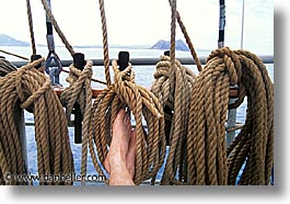 images/LatinAmerica/Ecuador/Galapagos/Boats/foot-ropes.jpg