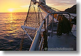 images/LatinAmerica/Ecuador/Galapagos/Scenics/ship-sunset-a.jpg