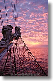 images/LatinAmerica/Ecuador/Galapagos/Scenics/ship-sunset-b.jpg