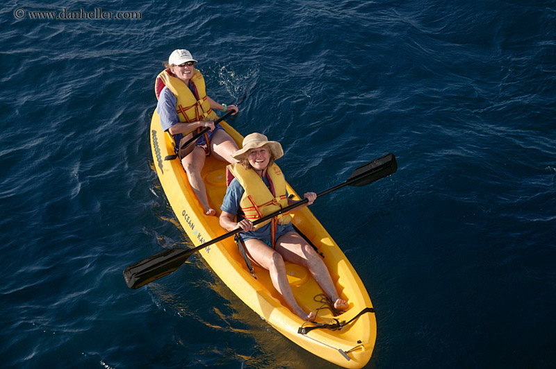 kayaks-03.jpg