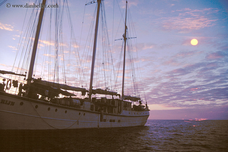 boat-sunset.jpg