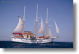 images/LatinAmerica/Ecuador/GalapagosIslands/Boats/Sagitta/SailsUp/sails-up-02.jpg