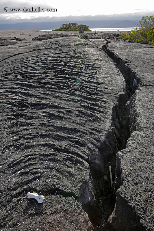 lava-crack-03.jpg