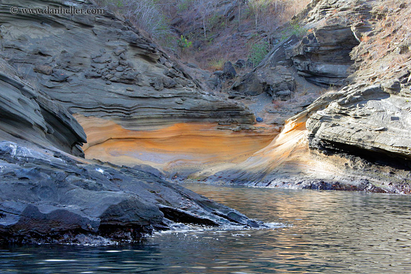 colorful-rocks-n-water.jpg