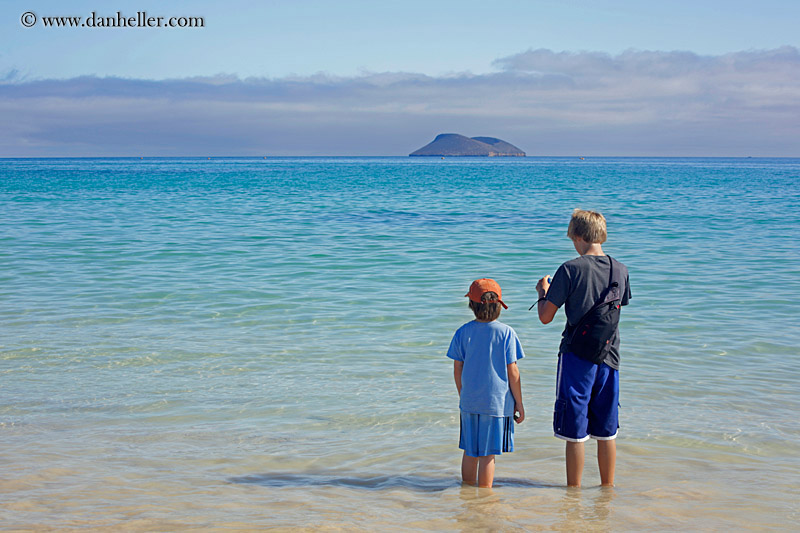 kids-on-beach-02.jpg