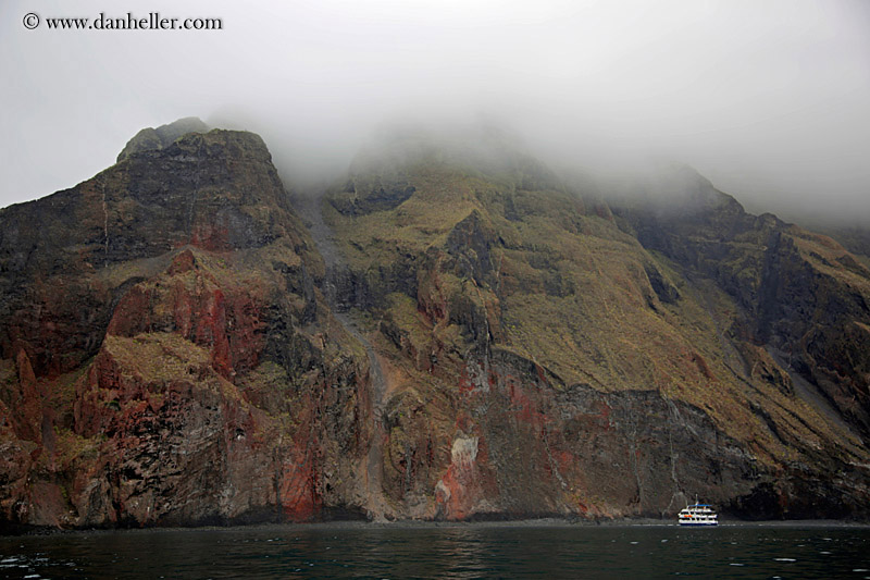 boat-n-cliffs-03.jpg