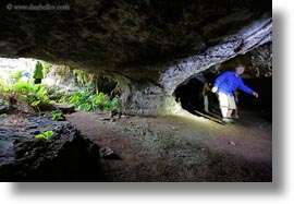 images/LatinAmerica/Ecuador/GalapagosIslands/SantaCruz/MagicCamp/cave-exploring-01.jpg