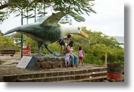 images/LatinAmerica/Ecuador/GalapagosIslands/SantaCruz/PuertoAyora/albatross-statue.jpg