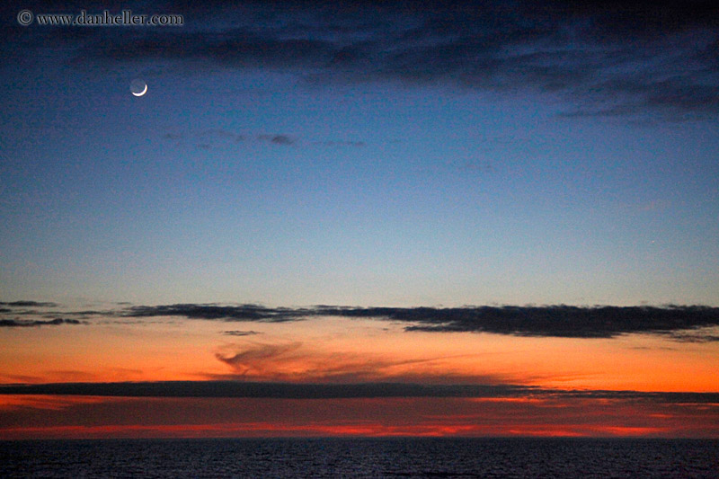 sunsetn-n-crescent-moon.jpg