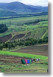 images/LatinAmerica/Ecuador/Highlands/laundry-fields.jpg