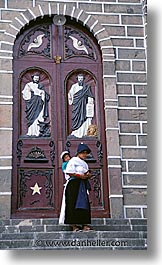 images/LatinAmerica/Ecuador/People/church-door.jpg