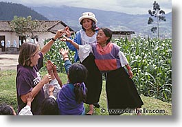 images/LatinAmerica/Ecuador/People/game-with-kids.jpg