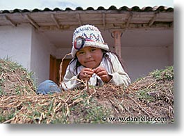 images/LatinAmerica/Ecuador/People/grass-girl.jpg